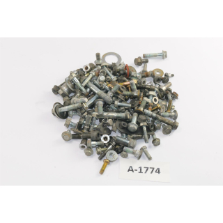 Honda CBR 600 F PC23 Bj 1990 - screw remains of small parts A1774