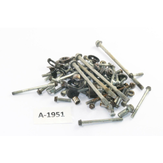 Hyosung XRX 125 SM Bj 2008 - engine screws leftovers small parts A1951