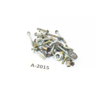 Yamaha YBR 125 Bj 2008 - engine screws leftovers small parts A2015