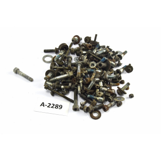 Suzuki GSF 600 S Bandit GN77B Bj 1996 - Screws remnants of small parts A2289