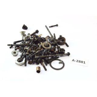 Suzuki DR 500 S Bj 1981 - engine screws leftovers small parts A2881