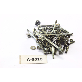 Honda CM 185 T - engine screws remnants of small parts A3010