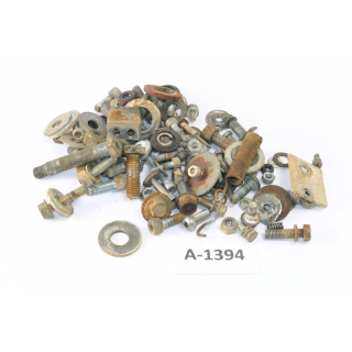 Yamaha IT 250 45J Bj 1981 - 1983 - Screw remains of small parts A1394