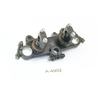 Suzuki GN 250 NJ42A - Upper triple clamp A4902
