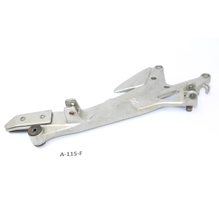 Honda CBF 600 S PC38 2004 - soporte reposapiés derecho A115F